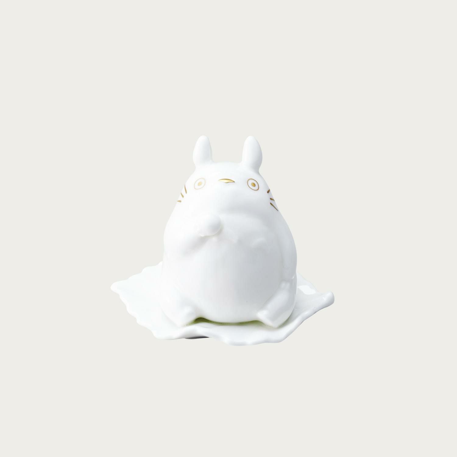 となりのトトロ(Coordinate) フィギュリン はっぱ | ノリタケ食器公式